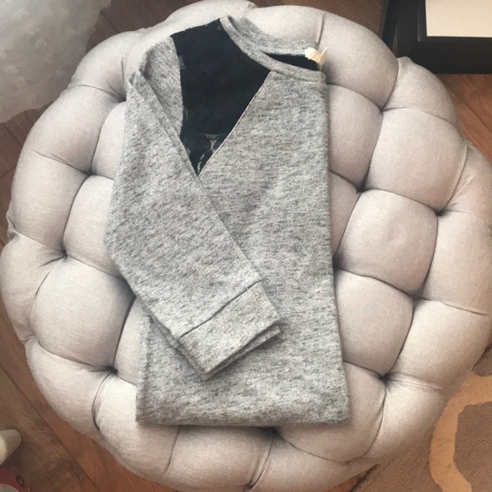 One Clothing Gray Sweatshirt Black Lace Detail 3/4 Sleeve Size Small